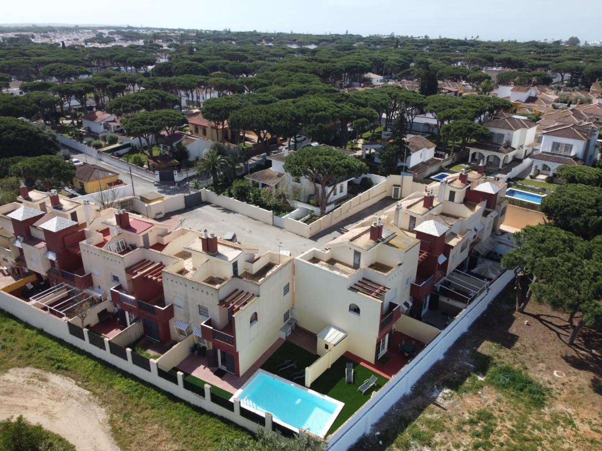 Villa Casa Piscina Playa Barrosa Delfin 7 Chiclana de la Frontera Exterior foto